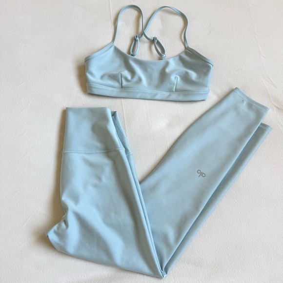 Alo Yoga High-Waist Airlift Legging and Airlift Intrigue Bra in Chalk Blue - Picture 4 of 12